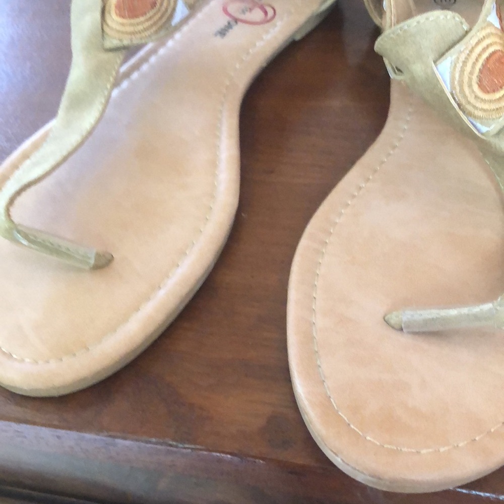 101 Sandals - Picture 6 of 6
